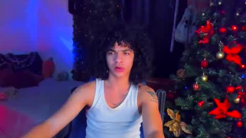 Steven independent model online show from December 16, 12:12 pm