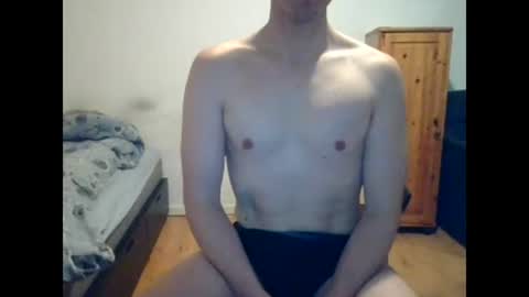 Snapshot of sweetguy8210 chatting on October 25, 10:50 am sweetguy8210 online show from October 25, 10:50 am