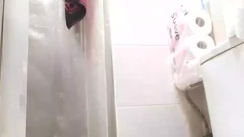 Snapshot of sweetywhity2 chatting on January 1, 6:06 pm Silvia online show from January 1, 6:06 pm