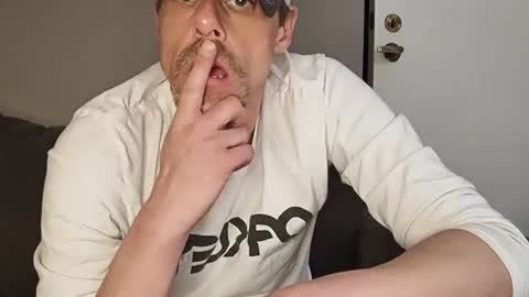 Snapshot of swontguy2025 chatting on March 6, 7:03 am swontguy2025 online show from March 6, 7:03 am