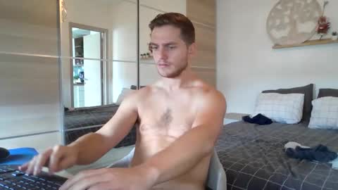 syl092 online show from October 4, 10:09 am