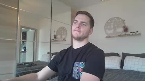 syl092 online show from March 11, 1:23 pm