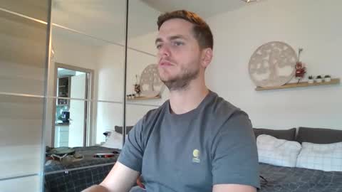 syl092 online show from October 3, 10:09 am