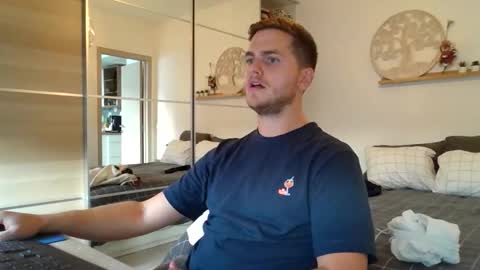 syl092 online show from September 29, 4:47 pm