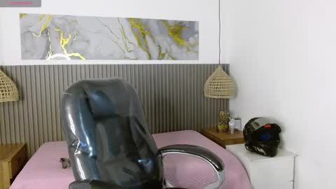 sylasfrost online show from November 28, 1:02 pm