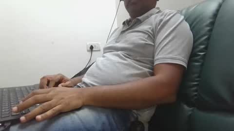 Snapshot of symond_jns chatting on October 29, 9:12 am symond_jns online show from October 29, 9:12 am