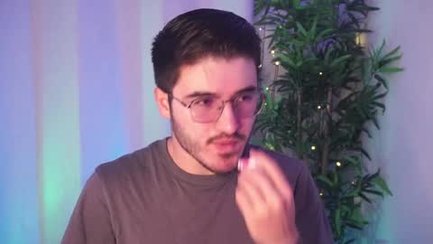 t0ny_wylie online show from April 8, 12:36 pm