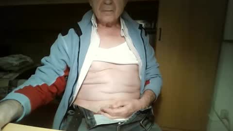 Snapshot of t5519t chatting on October 8, 4:44 pm t5519t online show from October 8, 4:44 pm