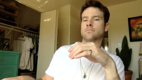 Dr. Love online show from February 4, 7:31 pm