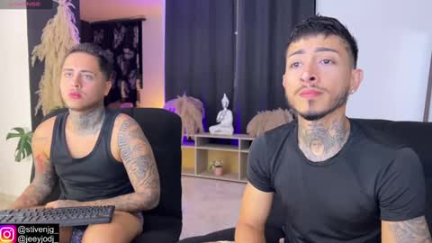 Snapshot of tattoguys_cums chatting on October 26, 2:02 am Jonathan  Juan online show from October 26, 2:02 am
