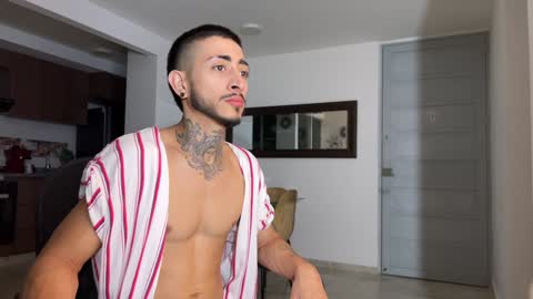 Snapshot of tattoguys_cums chatting on December 17, 6:35 am Jonathan  Juan online show from December 17, 6:35 am