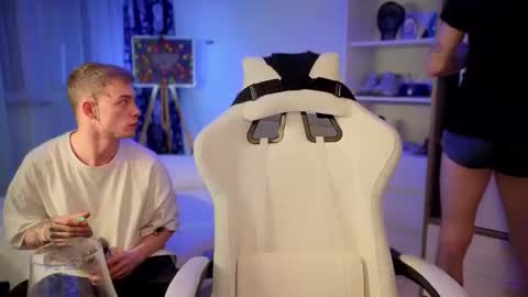 Alex but u can call me Theo online show from January 8, 6:24 pm