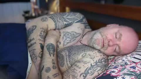 Tattooeddilf 01 online show from March 27, 8:26 am