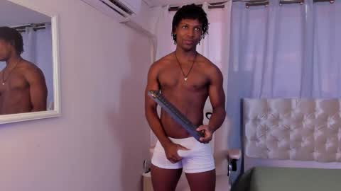 tau_montes online show from December 5, 5:20 pm