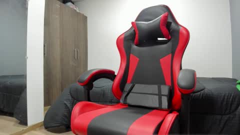 Snapshot of taurus_boy1 chatting on October 1, 12:20 pm  T A U R U S  online show from October 1, 12:20 pm