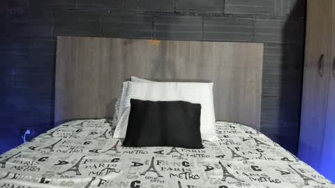 Snapshot of taurus_boy1 chatting on February 8, 11:57 pm  T A U R U S  online show from February 8, 11:57 pm