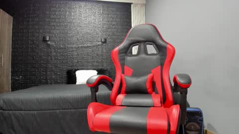 Snapshot of taurus_boy1 chatting on October 10, 11:37 am  T A U R U S  online show from October 10, 11:37 am