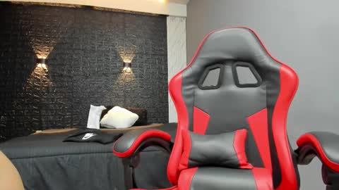 Snapshot of taurus_boy1 chatting on October 21, 11:35 am  T A U R U S  online show from October 21, 11:35 am