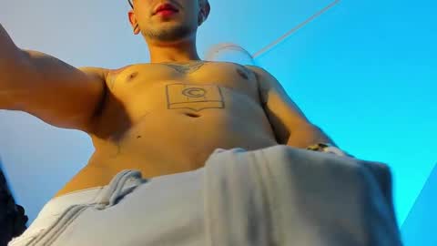 tayer_bennet online show from September 25, 5:06 am