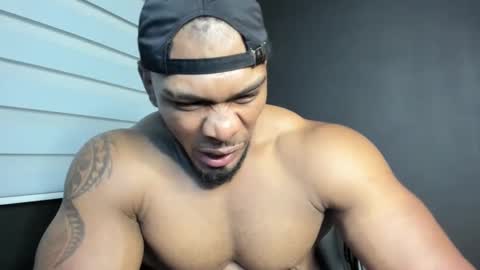 Snapshot of tayler_waka chatting on February 12, 1:19 am Tyler online show from February 12, 1:19 am