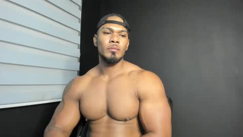 Snapshot of tayler_waka chatting on February 10, 11:34 pm Tyler online show from February 10, 11:34 pm