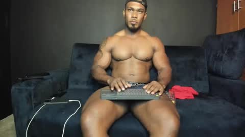 Snapshot of tayler_waka chatting on March 12, 11:54 pm Tyler online show from March 12, 11:54 pm