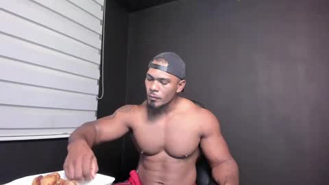 Snapshot of tayler_waka chatting on January 23, 1:51 am Tyler online show from January 23, 1:51 am