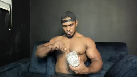 Snapshot of tayler_waka chatting on February 21, 12:27 am Tyler online show from February 21, 12:27 am