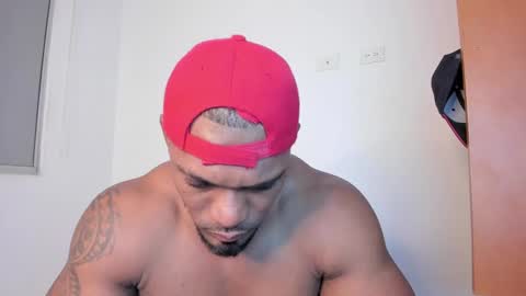 Snapshot of tayler_waka chatting on December 18, 12:54 am Tyler online show from December 18, 12:54 am