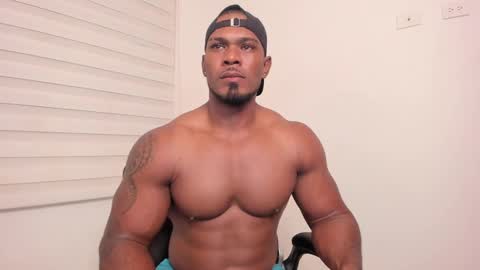 Snapshot of tayler_waka chatting on January 13, 11:27 pm Tyler online show from January 13, 11:27 pm