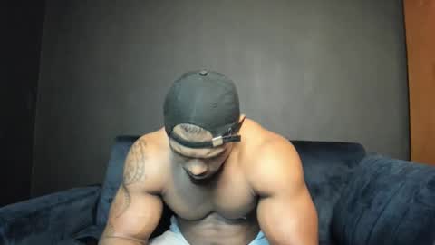 Snapshot of tayler_waka chatting on March 1, 11:58 pm Tyler online show from March 1, 11:58 pm