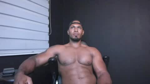 Snapshot of tayler_waka chatting on January 29, 12:54 am Tyler online show from January 29, 12:54 am