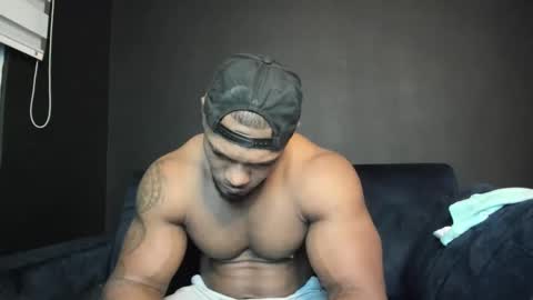 Snapshot of tayler_waka chatting on February 24, 11:19 pm Tyler online show from February 24, 11:19 pm