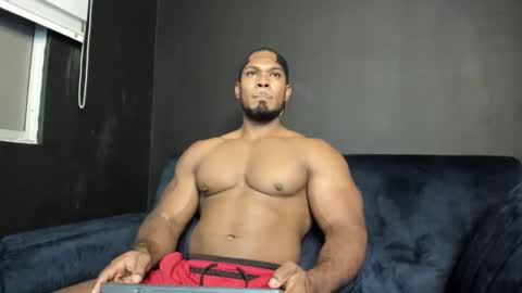 Snapshot of tayler_waka chatting on February 19, 12:25 am Tyler online show from February 19, 12:25 am