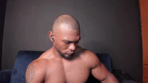 Snapshot of tayler_waka chatting on September 28, 12:41 am Tyler online show from September 28, 12:41 am