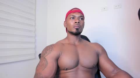 Snapshot of tayler_waka chatting on December 17, 1:39 am Tyler online show from December 17, 1:39 am