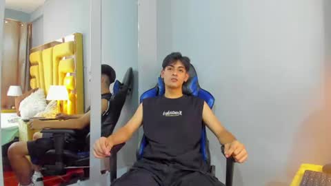 TaylerCruz online show from July 1, 9:15 pm