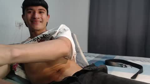 independent model online show from June 26, 3:31 am