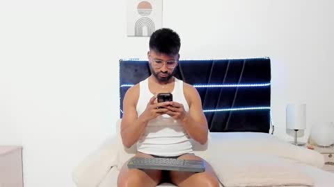 taylormaccurdy_ online show from February 2, 3:09 pm