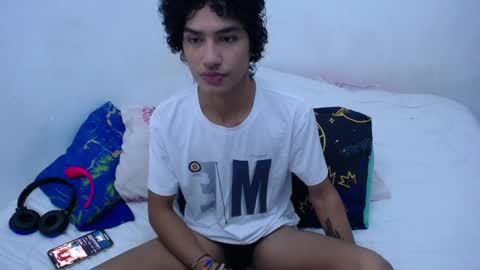 Tayron online show from January 2, 5:39 pm