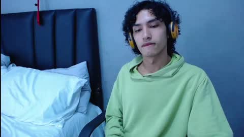 Tayron online show from September 23, 5:23 pm