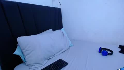 Tayron online show from January 27, 6:09 pm