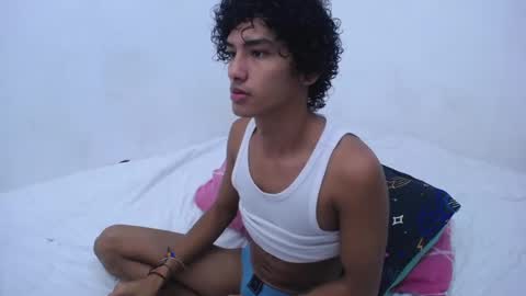 Tayron online show from December 22, 4:59 pm