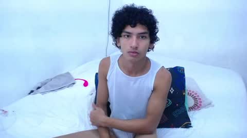 Tayron online show from December 24, 4:19 pm