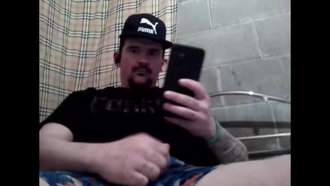 tbaxter95187 online show from April 18, 2:07 pm