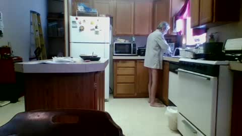 Snapshot of teak4u chatting on December 22, 3:44 pm Teak online show from December 22, 3:44 pm