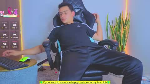 Snapshot of teddy_cowboy chatting on September 24, 11:14 pm  Follow me on Twitter boys ryder and instagram teddyscoot 12  online show from September 24, 11:14 pm