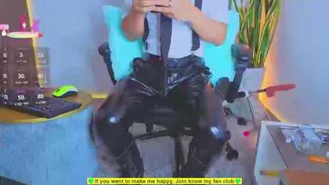 Snapshot of teddy_cowboy chatting on September 26, 11:46 pm  Follow me on Twitter boys ryder and instagram teddyscoot 12  online show from September 26, 11:46 pm