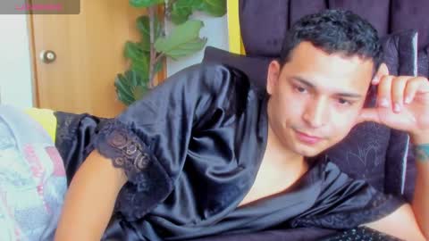 Snapshot of teddy_cowboy chatting on February 6, 4:14 pm  Follow me on Twitter boys ryder and instagram teddyscoot 12  online show from February 6, 4:14 pm