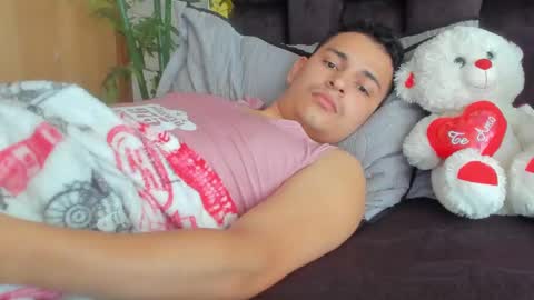 Snapshot of teddy_cowboy chatting on January 19, 12:28 pm  Follow me on Twitter boys ryder and instagram teddyscoot 12  online show from January 19, 12:28 pm